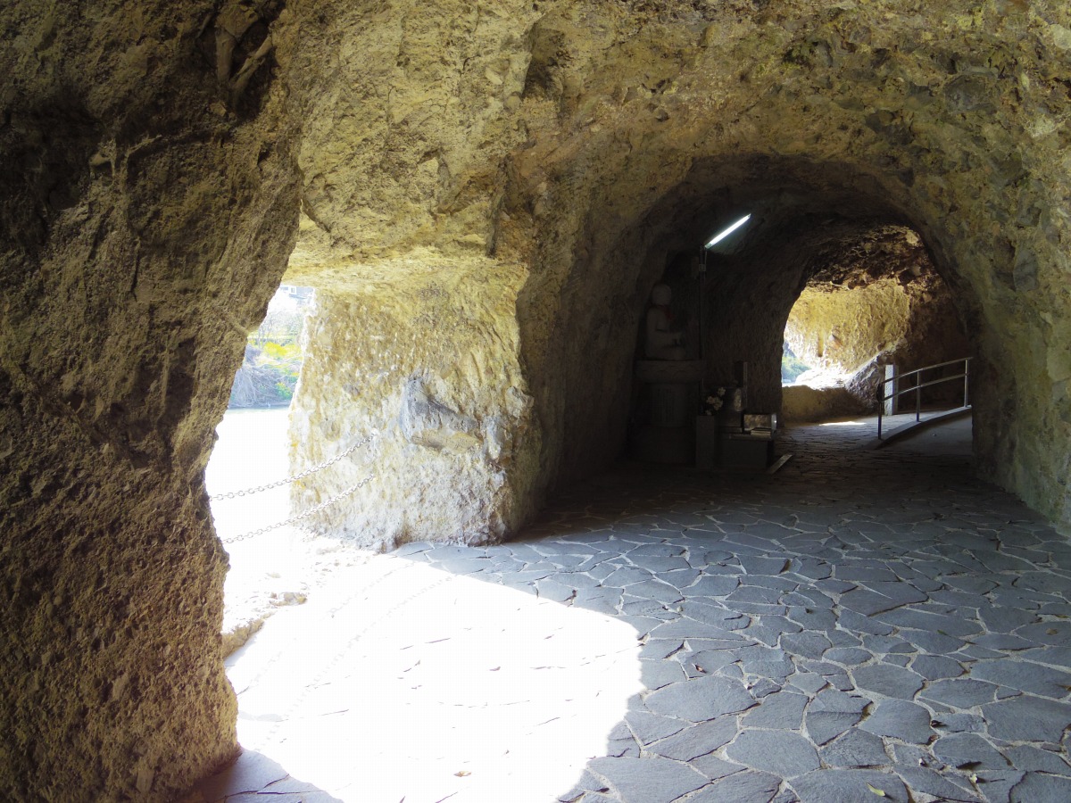Ao-no-domon Tunnel_2