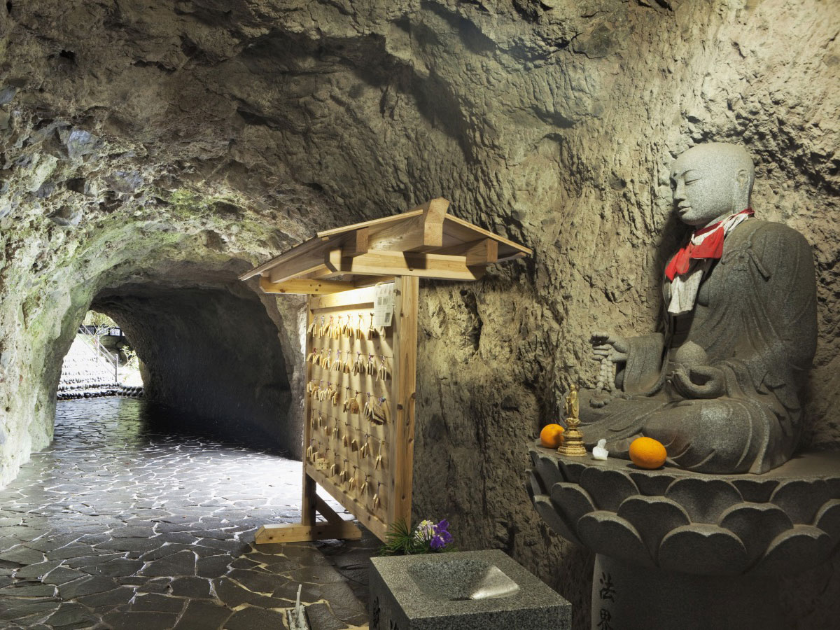 Ao-no-domon Tunnel_3