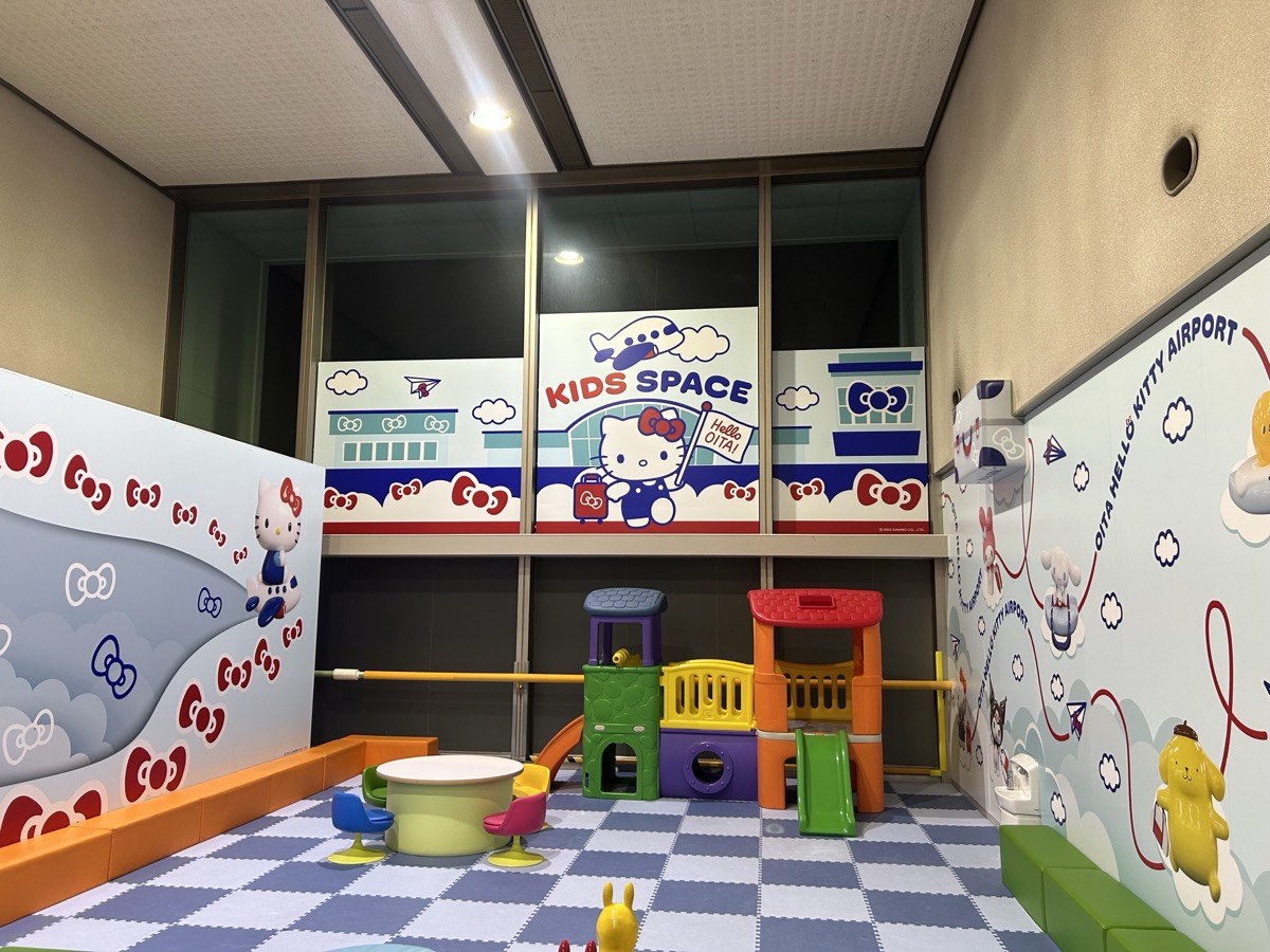 OITA HELLO KITTY AIRPORT_4