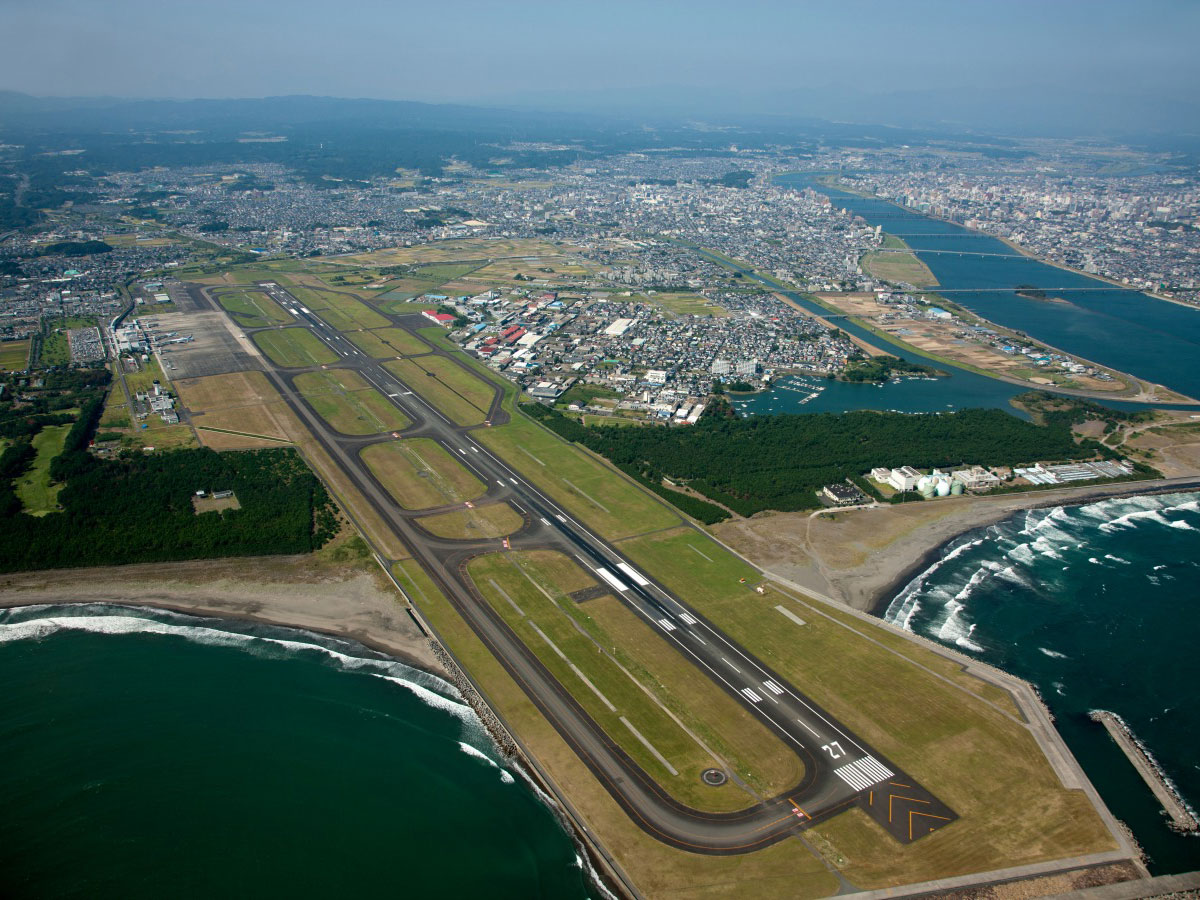 Miyazaki Airport (Miyazaki Bougainvillea Airport)