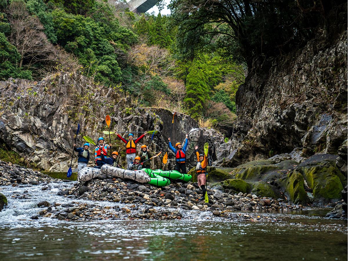 A mystical journey to a hidden waterfall “Takachiho Packrafting”_3